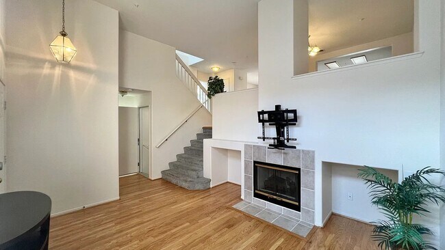 Building Photo - 10206 Wateridge Cir