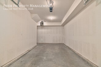 Building Photo - 12321 S Chelsea St