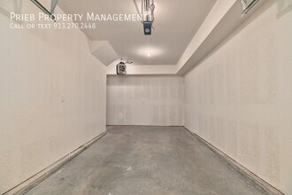 Building Photo - 12321 S Chelsea St