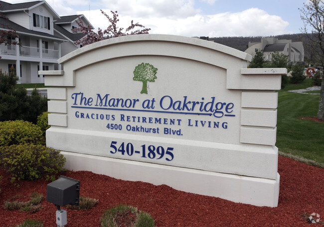 Foto del edificio - Holiday Manor At Oakridge