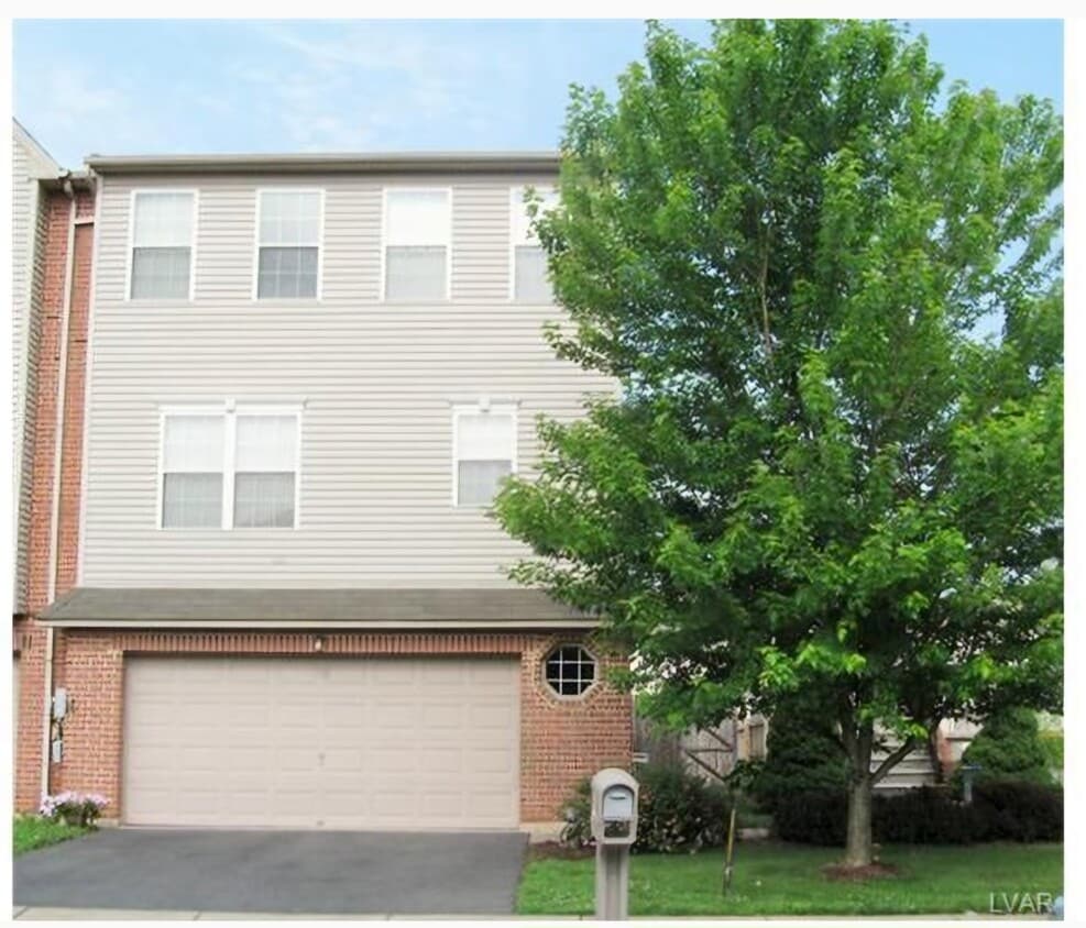 Primary Photo - 2560 Penns Ridge Blvd