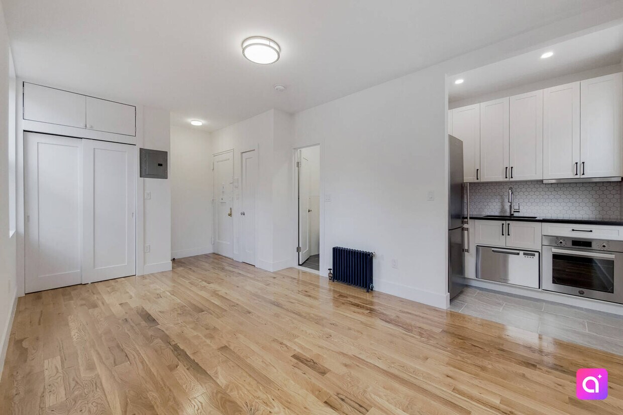 Primary Photo - 37 1/2 Bedford St