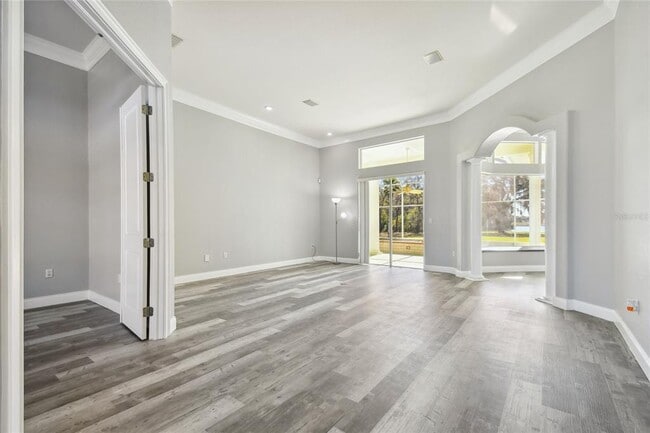 Foto del edificio - 6644 Country Club Rd