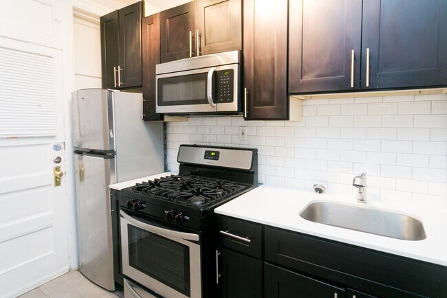 Foto del edificio - 1353 W Touhy Ave