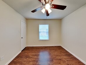 Building Photo - 12623 Mountain Daisy Rd