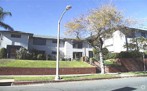 Building Photo - 349-355 S Camden Dr