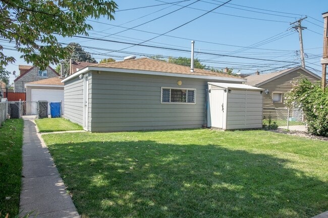 Foto del edificio - 5520 S Pulaski Rd
