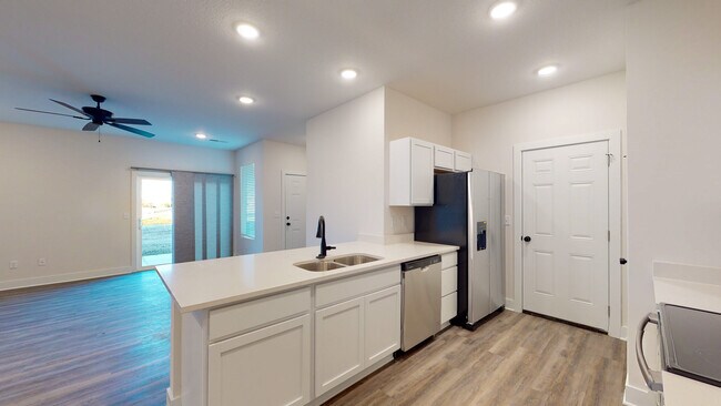 Foto del edificio - 15656 E 21st Ct N