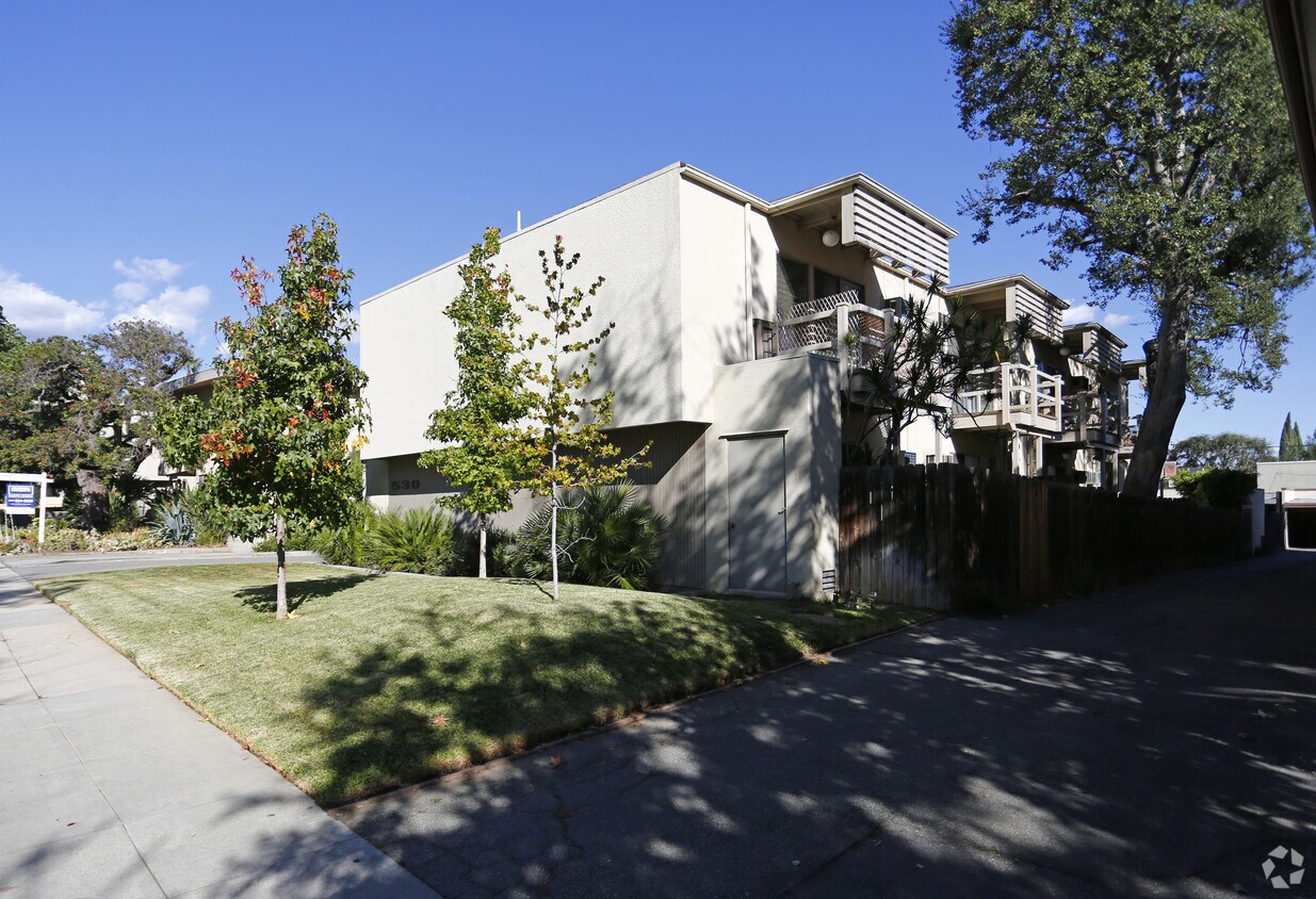 Building Photo - 530 S Euclid Ave