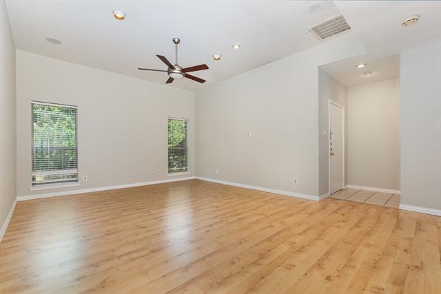 Building Photo - 10438 High Hollows Dr