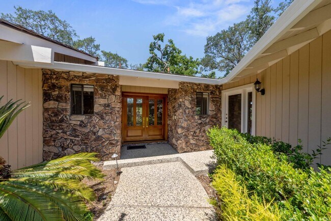 Foto del edificio - 7175 Red Holly Ct