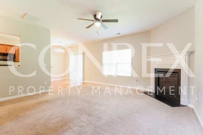 Building Photo - Three Bedroom w/Loft or Bonus Room