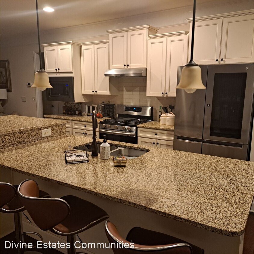 Building Photo - 2 br, 1.5 bath House - 607 Larch Looper Dr