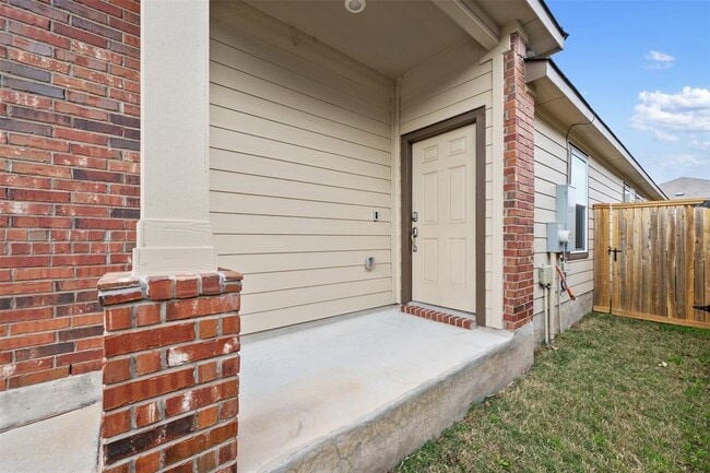 Building Photo - 148 Perfect World Lp