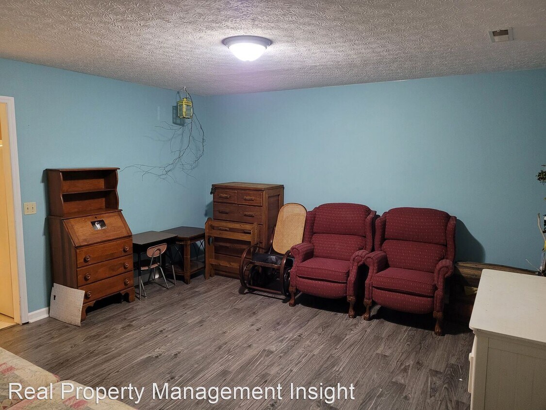 Primary Photo - 2 br, 1.5 bath House - 485 Pickett Street
