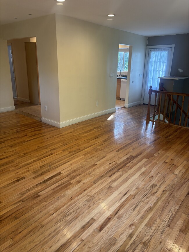 Living Room - 44 Lake Ter