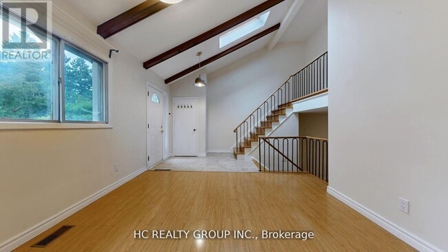 Photo du bâtiment - 55 Sumner Heights Dr