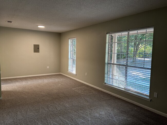 Foto del edificio - 1716 Northview Dr