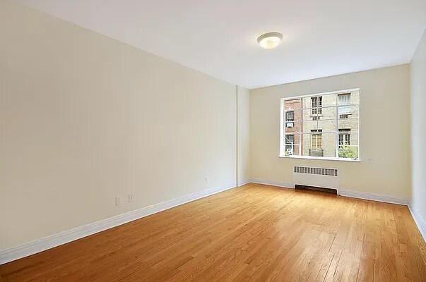 Foto del edificio - 54 E 66th St