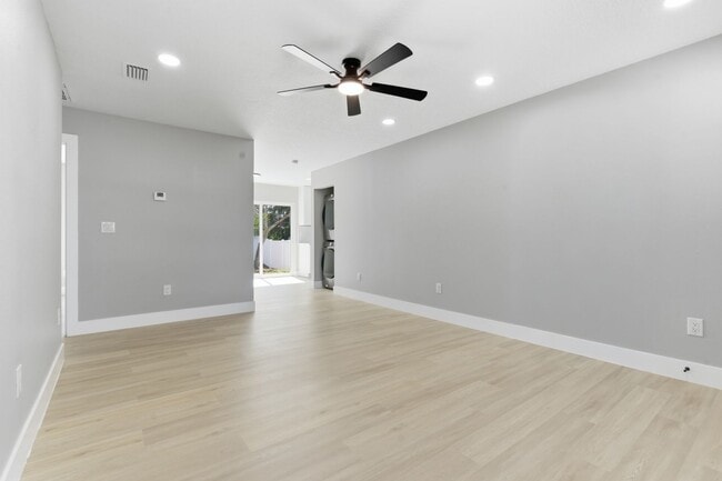 Top Shelf Aquisitions - Top Shelf Aquisitions Apartment