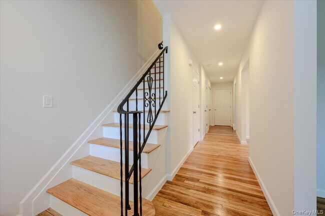 Building Photo - 43 Evert St