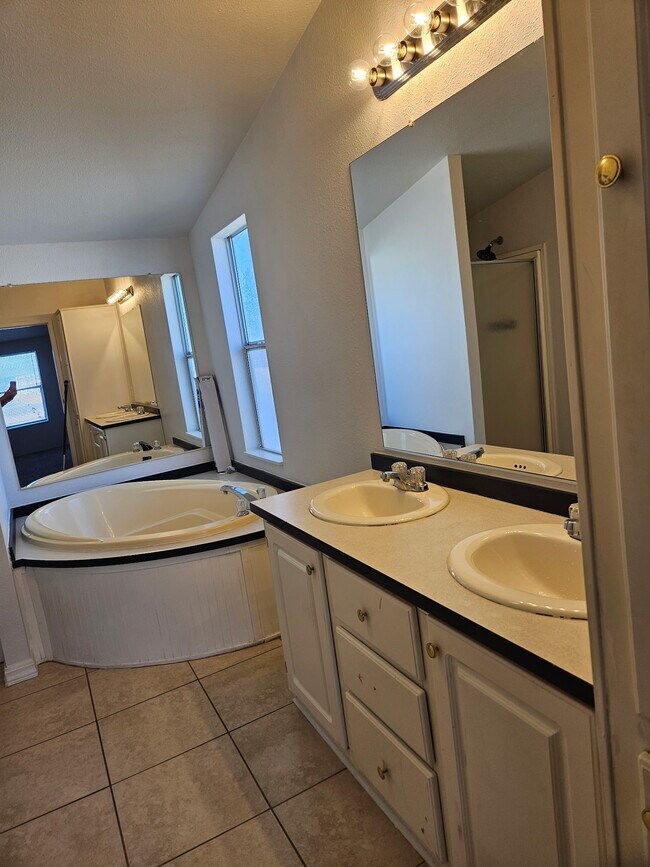 Foto del edificio - 3839 N 2420 E