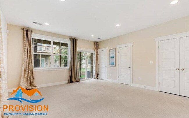 Foto del edificio - 7802 Five Oaks Ct