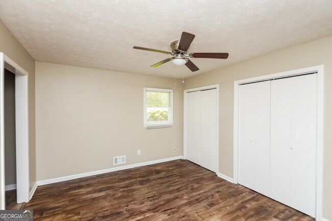 Building Photo - 2774 Whisper Ct