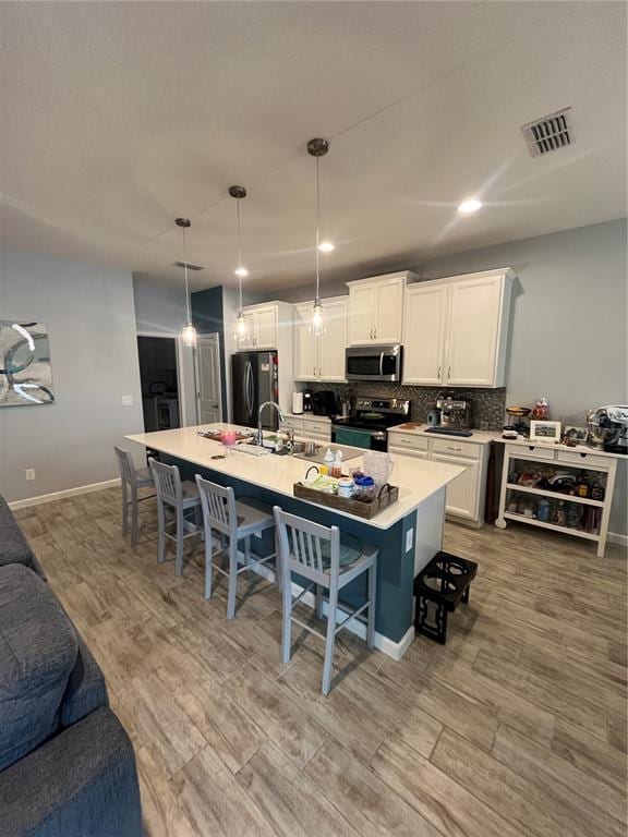 Foto del edificio - 887 Lady Bird Ln