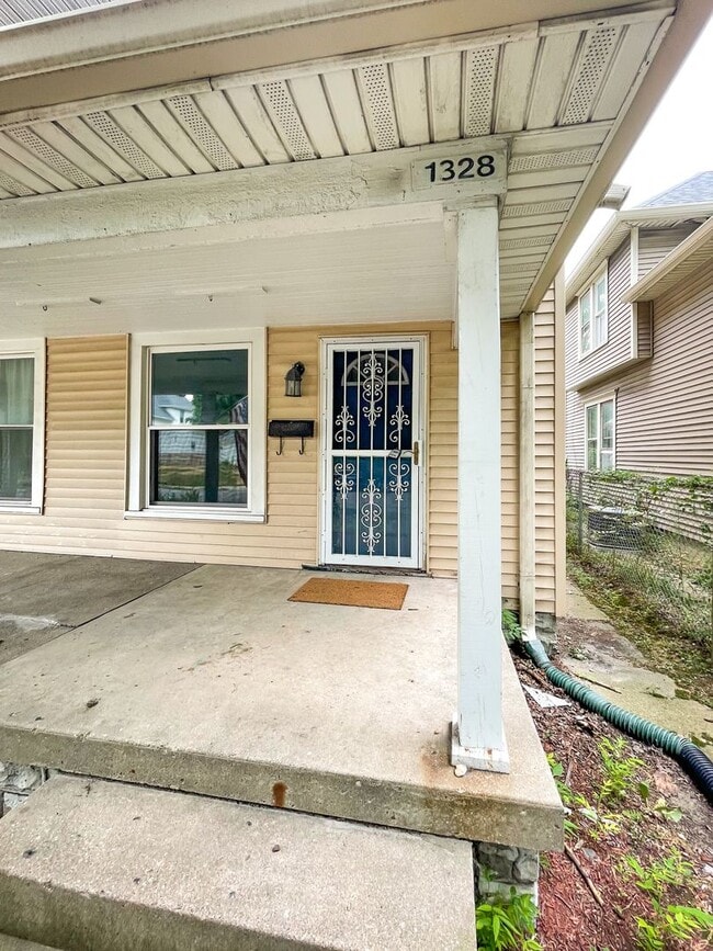 Building Photo - 1330-1330 Leonard St