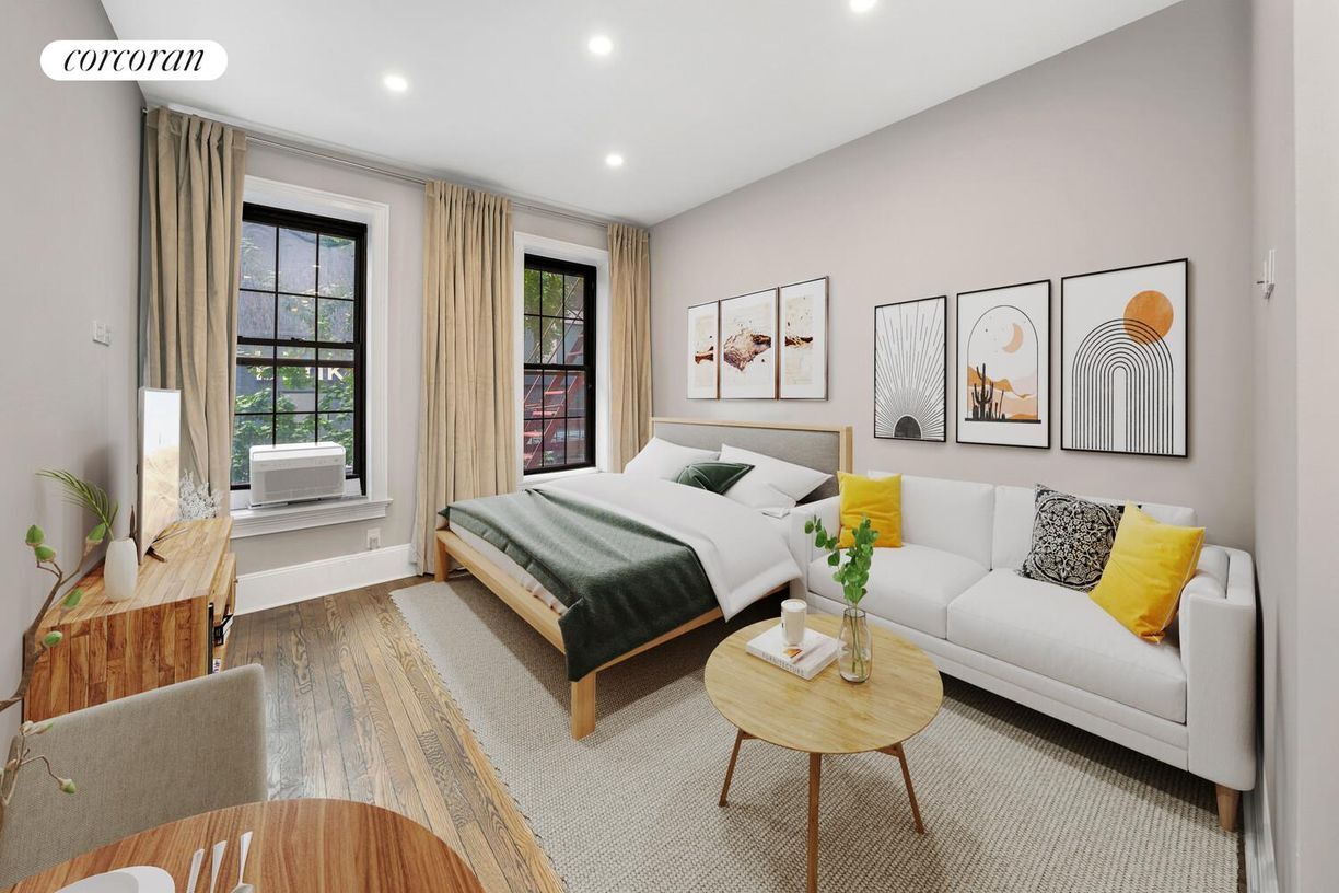 Foto principal - 231 E 54th St