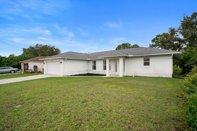 Building Photo - Well maintained Single family home 2 bed 2...