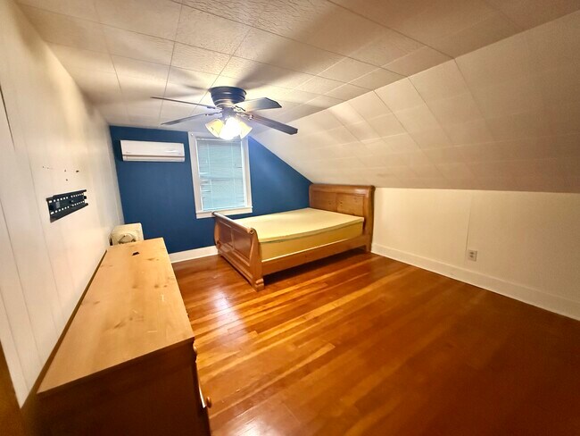 Foto del edificio - Seneca Turnpike East 220/222