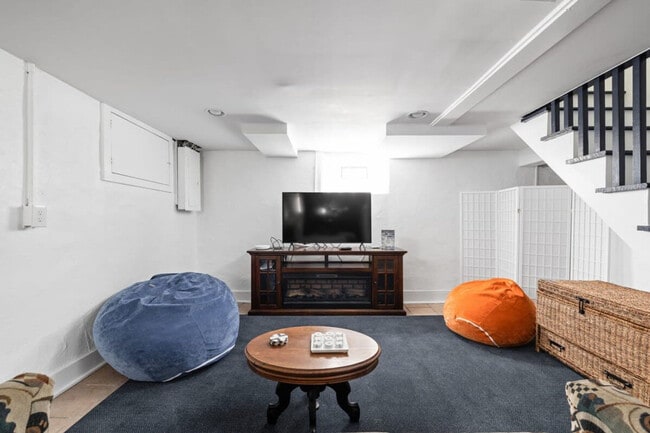 Building Photo - 4452 Carrollton Ave