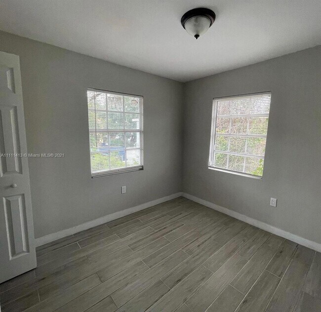Foto del edificio - 1035 NW 5th St
