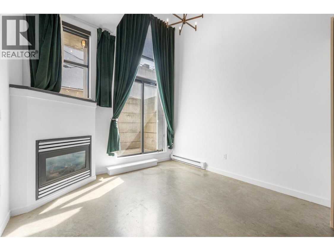 Primary Photo - 428-428 W 8th Ave
