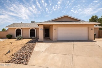 Building Photo - 4662 W Kings Ave