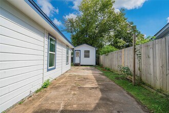 Building Photo - 5718 Cherry St