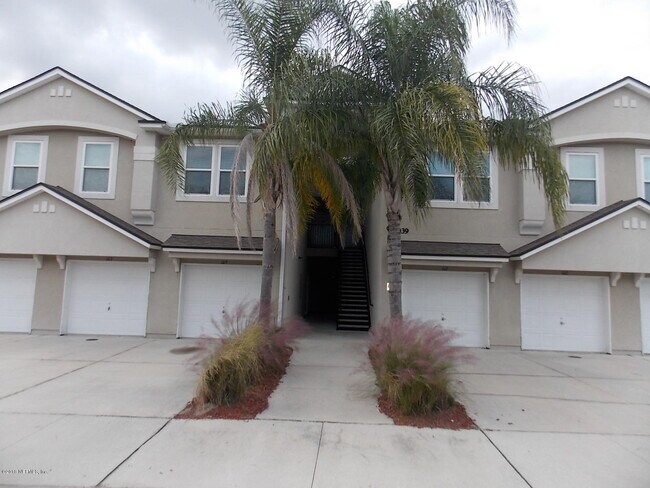 Foto del edificio - 7039 Deer Lodge Cir