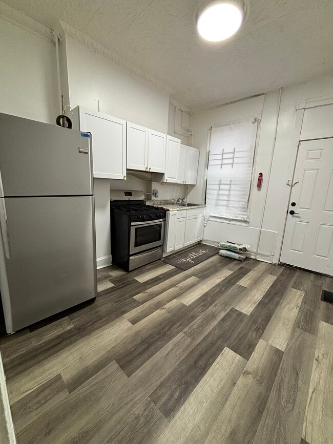 Foto del edificio - 292X Parkwood Ave