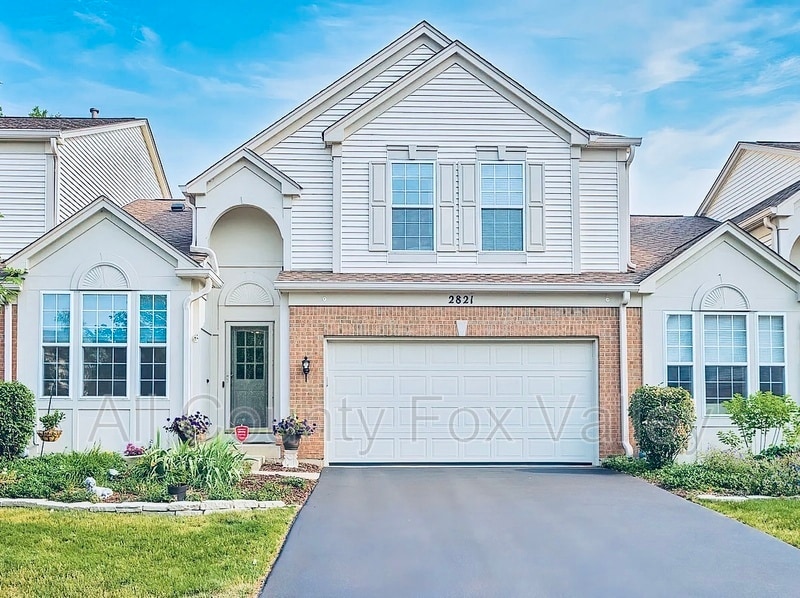 2821 Waterfront Ave, Algonquin, IL 60102 Townhome Rentals in