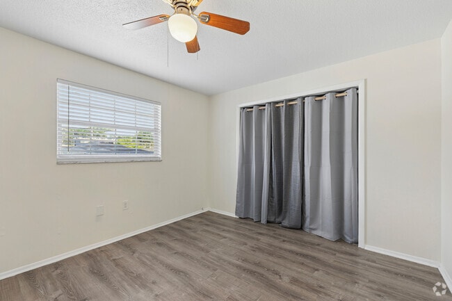 2BR, 1BA - 725SF - Second Bedroom - Avanda Oaks-One Month Free!