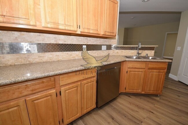 Building Photo - 8555 W Russell Rd