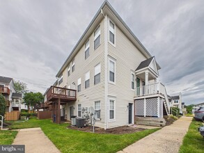 Building Photo - 7981 Calvary Ct