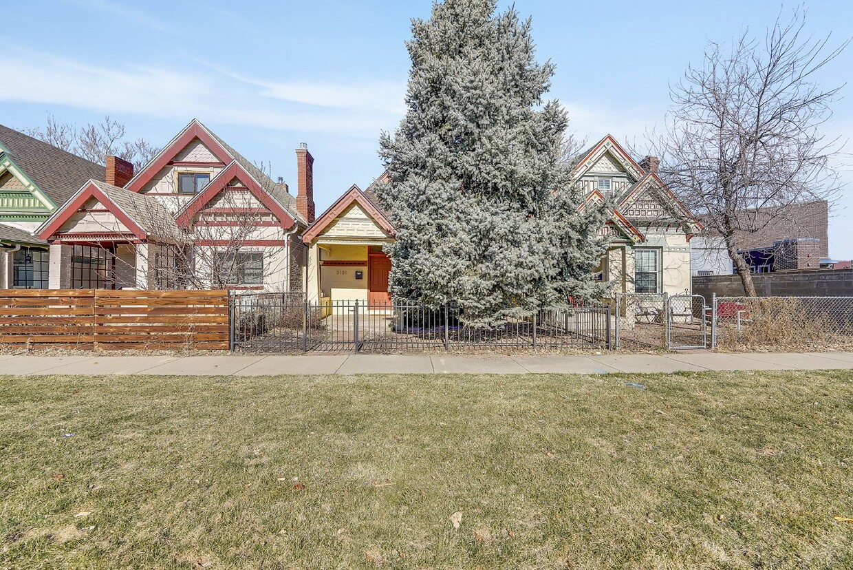 Foto principal - $2,495, 2-bed, 1-bath Victorian in the hea...
