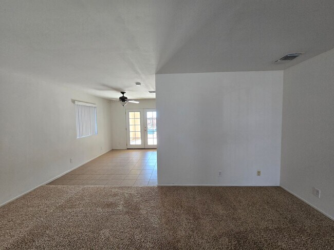 Foto del edificio - Spacious 4bed, 2bath home
