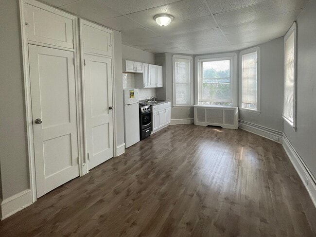 Photo - 1230 W Allegheny Ave Apartment