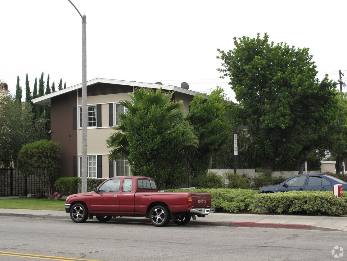 Foto del edificio - 12 E Colorado Blvd