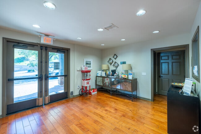 Lobby Photo - Canyon Ridge