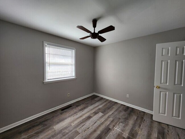 Foto del edificio - cozy home offers 3 bedrooms, 1 bathroom